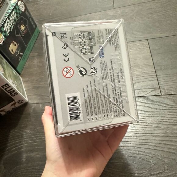 Funko Pop 498 The Mandalorian Target Exclusive Brand New - Picture 4 of 4